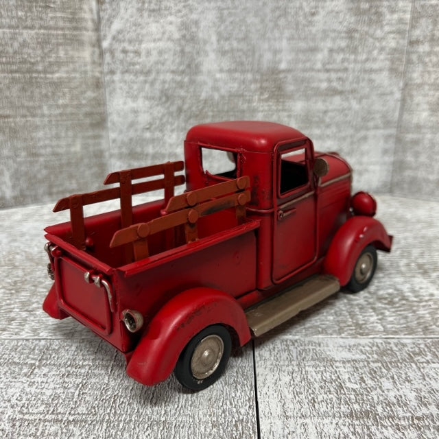 Aazon.co: Tinworld Tin Sign: Red Truck Trading Copany Retro Rustic Christas Garage etal