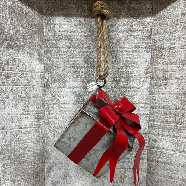 Gift Box Ornament - Silver